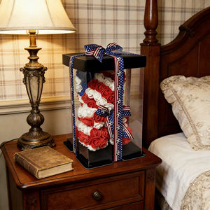 Caja de Rosas Artificiales con Temática de EE. UU., Rosas Falsas Rojas, Blancas y Azules con Cinta de Fútbol para Aficionados al Fútbol Americano, Venta al Por Mayor - Product Image 1