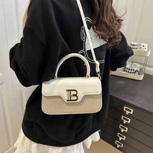 Bolso de mano de moda para mujer, bolso de hombro en forma de caja a la moda, bolso cruzado resistente con marco cuadrado de tendencia de lujo para mujer - Product Image 5