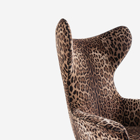 Chaise à oreilles à dossier haut de marque de luxe italienne avec tissu léopard Design minimaliste élégant fait à la main pour les meubles de salon à la maison