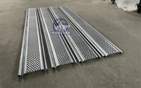 Machine de formage de rouleaux de tôle perforée pour portes métalliques, machine de poinçonnage de portes à volets en acier