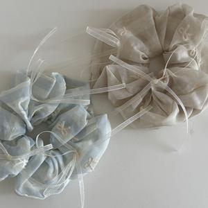 Diadema con Lazo de Tela Ajustable con Diseño de Rayas Dulces, Accesorio para el Cabello - Product Image 1