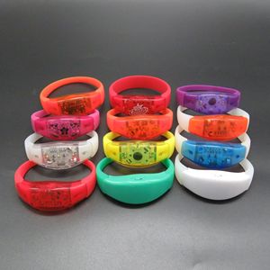 Bracelet LED personnalisé activation vocale lumineuse clignotante pour les fêtes musicales pour la remise des diplômes fête des pères saint valentin - Product Image 1