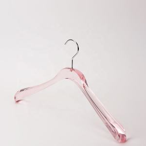 מותאם אישית נצנצים ילדים ברור פלסטיק ורוד אקריליק מעיל פרספקס חולצה שקוף מכנסיים בד קולב - Product Image 5