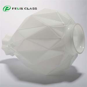 Cúpula de Vidrio Opal Blanco Soplado a Mano, Tamaño Personalizado, Forma Única, OEM, para Lámpara de Araña o Colgante - Product Image 5