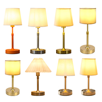 Lampe de table sans fil Hauteur réglable Abat-jour en tissu pour restaurant Mariage Salon Chambre à coucher Hôtel Abat-jour en tissu pour bricolage Batterie