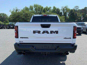 Camioneta <span class=keywords><strong>Dodge</strong></span> RAM 1500 Rebel V6 de Doble Cabina, Ligeramente USADA - Product Image 2