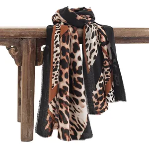 Wholesale Leopard Printed Warm neck Women Winter Cashmere Shawl Pashmina Ladies