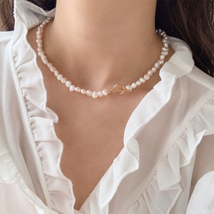 Collar de Oro de 14K Hecho a Mano, Estilo Retro, con Piedras Pequeñas de Agua Dulce Naturales en Forma de Barroco, Collar con Cadena de Oro - Product Image 1