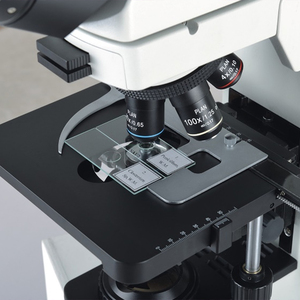 BestScope BS-2064T Microscope biologique trinoculaire haut de gamme avec éclairage Koehler pour l'enseignement en pathologie clinique - Product Image 4