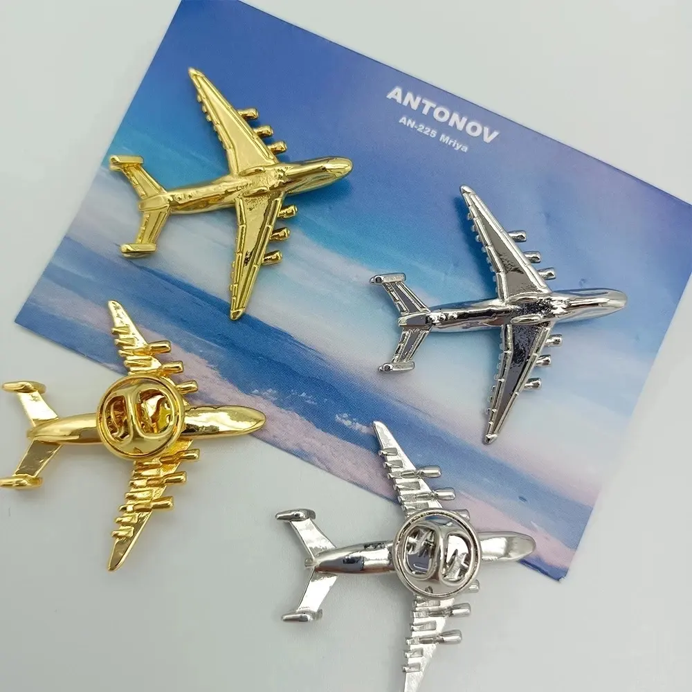 China Wholesale Airplane Shape Gold Chrome Brooch High Fashion Airplane Brooch Pin