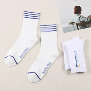 Individuelle Leistungssport-OEM gestreifte gekämmte Baumwolle sportliche Sportsocken