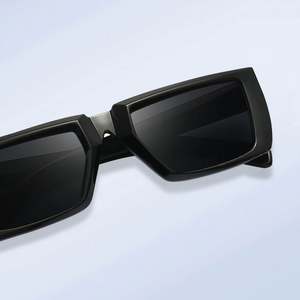 Gafas de Sol Cuadradas con Degradado de Doble Color Retro Personalizadas, Protección UV400, Gafas de Sol Rectangulares Azules para Hombre y Mujer - Product Image 3