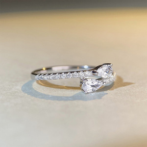 Anello a Doppia Goccia Asimmetrico, Gioiello Minimalista Elegante Geometrico per Uso Quotidiano, Anello da Donna - Product Image 6