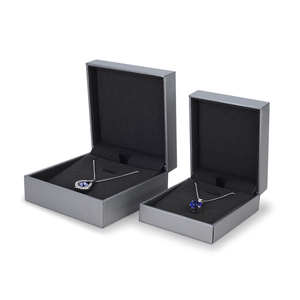 Boîte à <span class=keywords><strong>bijoux</strong></span> de luxe en <span class=keywords><strong>argent</strong></span> avec logo personnalisé Emballage de protection élégant pour colliers Bagues Boîte cadeau de qualité supérieure pour marques - Product Image 5