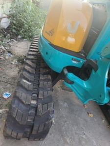 Excavatrice sur chenilles d'occasion Kobelco SK155LC de 15,5 tonnes, moteur Mitsubishi, pour travaux de terrassement routier municipal. - Product Image 6