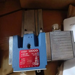 Válvula Servo Moog D661 4851 Tipo G33JQAA0VSX2HA, Componente de Control Hidráulico de 24V y 380 Bar de Presión - Product Image 1