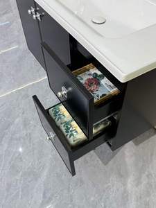 Meuble-lavabo mural noir moderne avec miroir LED, vasque en céramique de 60 pouces, design minimaliste, style contemporain - Product Image 3