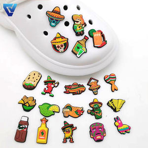 Charmes de chaussures personnalisés en caoutchouc PVC décorations supérieures souples breloque de sabot avec boucle à bouton décorations d'appliques produits mélangés - Product Image 1