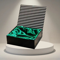Scatola Regalo Personalizzata a Forma di Libro con Strisce Bianche e Nere, Fodera in Raso Verde, Marca Dr.Box, Origine Guangdong, Confezione Rigida