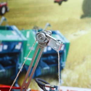 Machine à balles mini <span class=keywords><strong>presse</strong></span> à <span class=keywords><strong>foin</strong></span> <span class=keywords><strong>presse</strong></span> à herbe luzerne machine à balles - Product Image 2