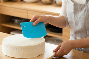 Coupe-cartes bleu, outil de glaçage de gâteau personnalisé en forme de haricot, spatule de pâtisserie, ensemble d'outils lisseurs personnalisés, racloir à pâte en silicone pour la pâtisserie - Product Image 6