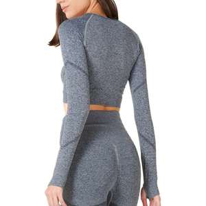 Camiseta Deportiva de Manga Larga Gris Oscuro para Mujer con Pantalones Cortos, Mezcla de Poliéster/Elastano de Alta Sujeción - Product Image 3