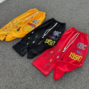 <span class=keywords><strong>Pantaloni</strong></span> sportivi <span class=keywords><strong>rossi</strong></span> con serigrafia personalizzata per uomo <span class=keywords><strong>pantaloni</strong></span> a zampa larga da strada con <span class=keywords><strong>pantaloni</strong></span> a vita media - Product Image 4