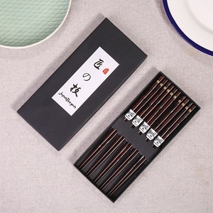 Japanese Natural Wood Chopstick Set Reusable Classic Style Chopsticks Non-slip Design Chop Sticks 5 Pairs Gift Set