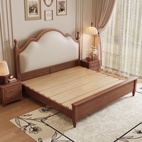 Lit en bois massif de style ferme française vintage, avec cadre à mortaise et tenon, tête de lit cintrée classique, lit plateforme pour chambres Queen et King