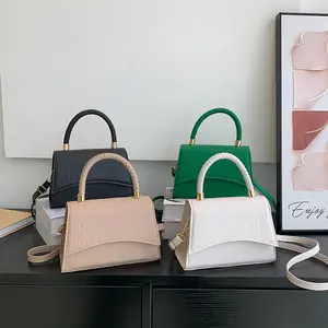 Petit sac à main carré en cuir imperméable à l'eau de créateur de luxe sur mesure RU tendance de couleur unie Sacs fourre-tout à bandoulière pour femmes