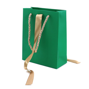 Custom Logo <b>Bow</b>-knot Recycled Materials Paper Bag Ribbon Handle Cardboard Packaging Tote Bags Bolsas <b>Gift</b> Paper Shopping Bag - Product Image 5