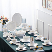 Assiettes de fête jetables en mélamine noire et or, style européen moderne, luxe minimaliste, couleur personnalisable