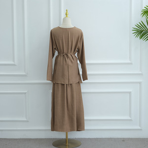 Abaya con Cravatta per Donne Musulmane, Set Casual a Due Pezzi con Top e Gonna, Completo di Abbigliamento Femminile con Blusa e Gonna Lunga - Product Image 5
