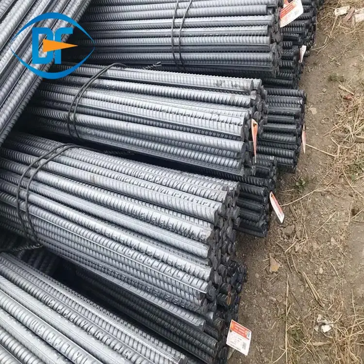 Düşük fiyat sıcak haddelenmiş deforme inşaat demiri takviyeli siyah çelik çubuklar beton yapı vida iplik takviye demir satılık