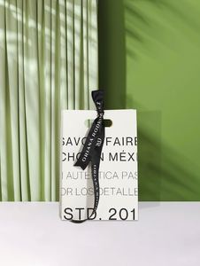 ถุงกระดาษช้อปปิ้งสีขาวพิมพ์โลโก้ส่วนตัวขนาดใหญ่สุดหรู - Product Image 6