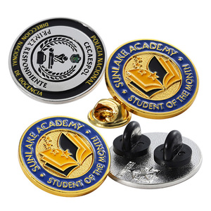 Pins <span class=keywords><strong>de</strong></span> Solapa Esmaltados Personalizados, Logotipo 3D <span class=keywords><strong>de</strong></span> Libros y Estrellas, Chapados en Oro y Plata, <span class=keywords><strong>de</strong></span> Aleación <span class=keywords><strong>de</strong></span> Zinc, para Estudiantes <span class=keywords><strong>de</strong></span> <span class=keywords><strong>Academia</strong></span>, Regalo <span class=keywords><strong>de</strong></span> Reconocimiento Escolar - Product Image 1