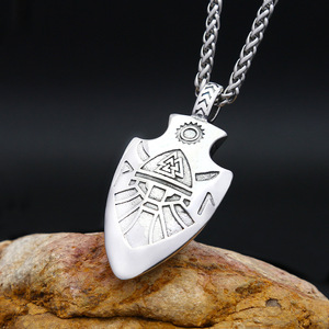 Colgante de acero inoxidable con forma de flecha vikinga yunnique, collar celta nórdico para hombre, regalo con diseño geométrico - Product Image 1