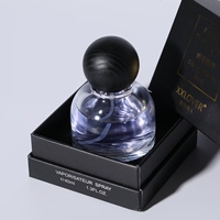 Flacon de parfum en verre transparent de haute qualité avec bouchon en bois de type serti, logo personnalisé privé, nouveau design, fond ondulé, 30 ml, 50 ml, 100 ml