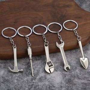 Llavero Metálico con Diseño 3D de Herramientas de Carpintero: Alicates, Hacha, Taladro Eléctrico, Llave Inglesa. Regalo Creativo y Práctico. - Product Image 1