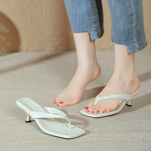 Sandálias Femininas de Salto Baixo com Bico Quadrado, Personalizadas com Logo OEM ODM, Vários Estilos: Thong / Tira Fina / Mules de PVC Transparente - Product Image 2