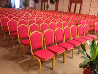 Chaises d'hôtel en gros, qualité commerciale, empilables, en métal (résistantes au feu, capacité de charge 500 kg)