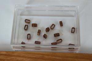 <span class=keywords><strong>Pièces</strong></span> de machines suisses usinées CNC en alliage <span class=keywords><strong>d</strong></span>'aluminium avec connecteurs plaqués <span class=keywords><strong>or</strong></span> Broches en cuivre pour les services de micro-usinage - Product Image 2