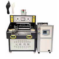 Machine de soudage à table coulissante automatique à prix compétitif pour le gaufrage et le façonnage des semelles de chaussures en cuir et des empeignes de sandales
