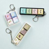Mainan Lucu Desain Logo Kustom Penghilang Stres Keyboard Switch Fidget Toy Mechanical Keycap Clicker Gantungan Kunci LED