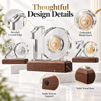 Trophée en cristal personnalisé avec logo gravé au laser, base en bois, insert en métal pour pièce de monnaie, numéro, objet de collection