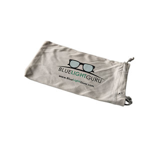 Sac à lunettes QGUO en tissu 001 imprimé avec logo pour le rangement des lunettes - Product Image 1