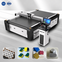Machine de découpe publicitaire à couteau oscillant pour panneaux en PVC expansé