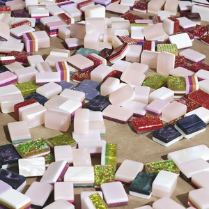 Fichas de Mahjong Azules y Rosas con Brillo, Efecto Marmoleado de Lujo, Fichas de Mahjong Acrílicas con Remolinos Finos y Acabado Brillante - Product Image 6