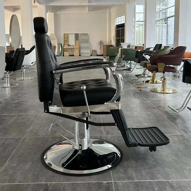 ヘッドレストサロン理髪椅子付きメンズPUレザーリクライニング理髪椅子用のモダンな黒の理髪店の椅子