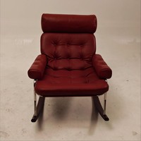 Fauteuil de loisirs Arch en cuir PU ciré avec structure en acier inoxydable et pieds en bois courbé
